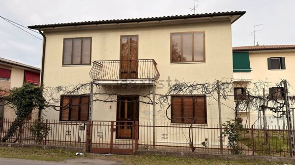 casa indipendente in vendita a Montebelluna