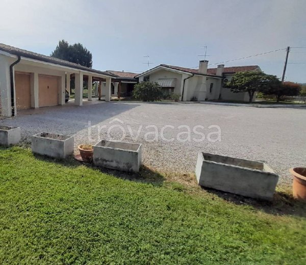 casa indipendente in vendita a Montebelluna in zona Caonada