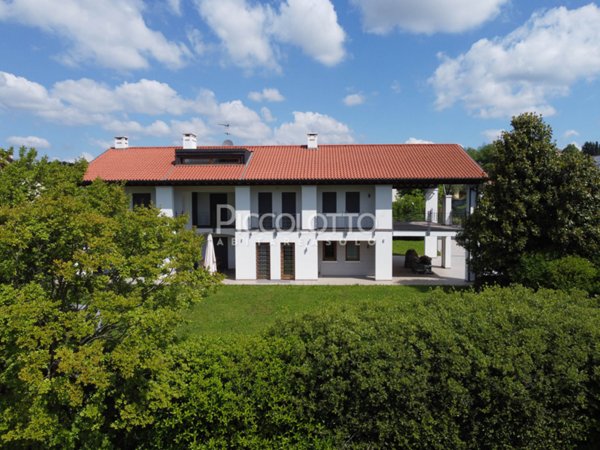 casa indipendente in vendita a Montebelluna in zona Rive