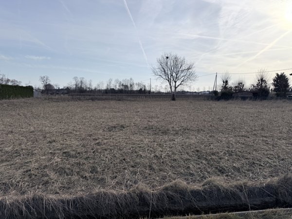 terreno agricolo in vendita a Montebelluna in zona Sant'Andrea