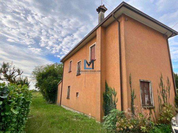 casa indipendente in vendita a Montebelluna in zona Contea