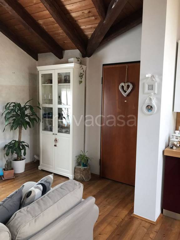 appartamento in vendita a Montebelluna in zona Contea