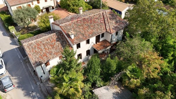 casa indipendente in vendita a Montebelluna in zona Caonada