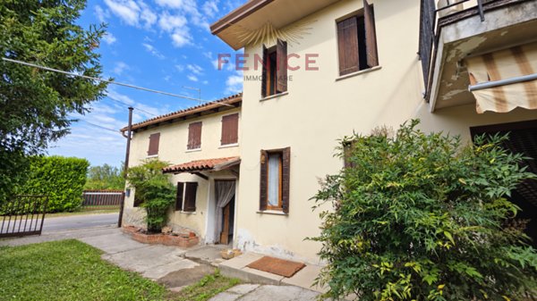 casa indipendente in vendita a Montebelluna in zona Caonada