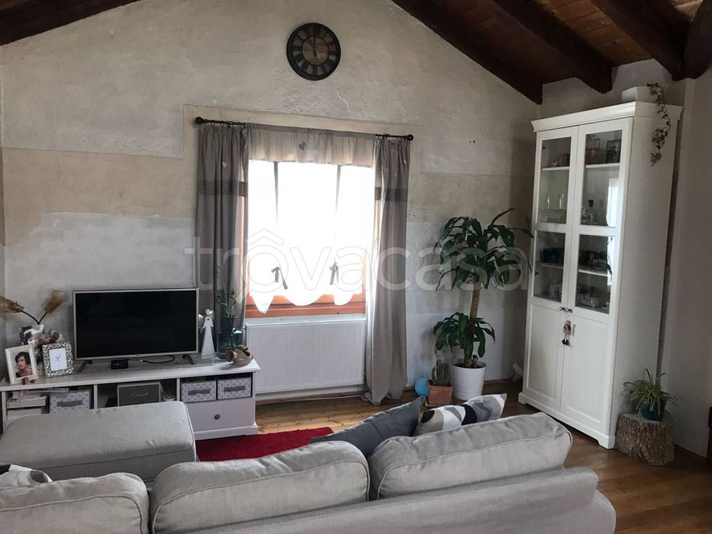 appartamento in vendita a Montebelluna in zona Contea