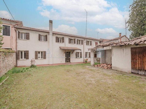 casa indipendente in vendita a Morgano in zona Badoere