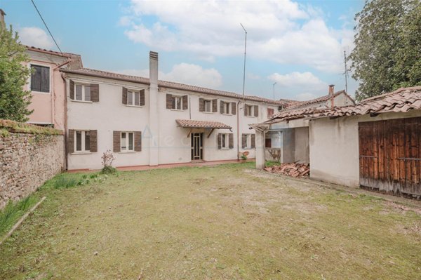 casa indipendente in vendita a Morgano in zona Badoere