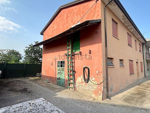 casa indipendente in vendita a Morgano in zona Badoere