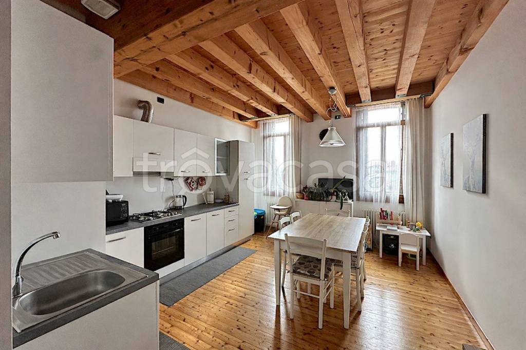 appartamento in vendita a Morgano in zona Badoere