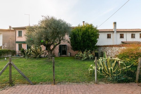 casa indipendente in vendita a Morgano in zona Badoere