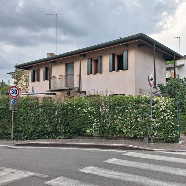 casa indipendente in vendita a Morgano in zona Badoere