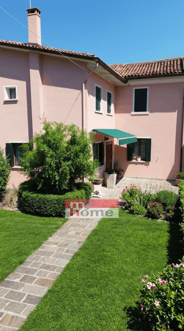 casale in vendita a Morgano in zona Badoere