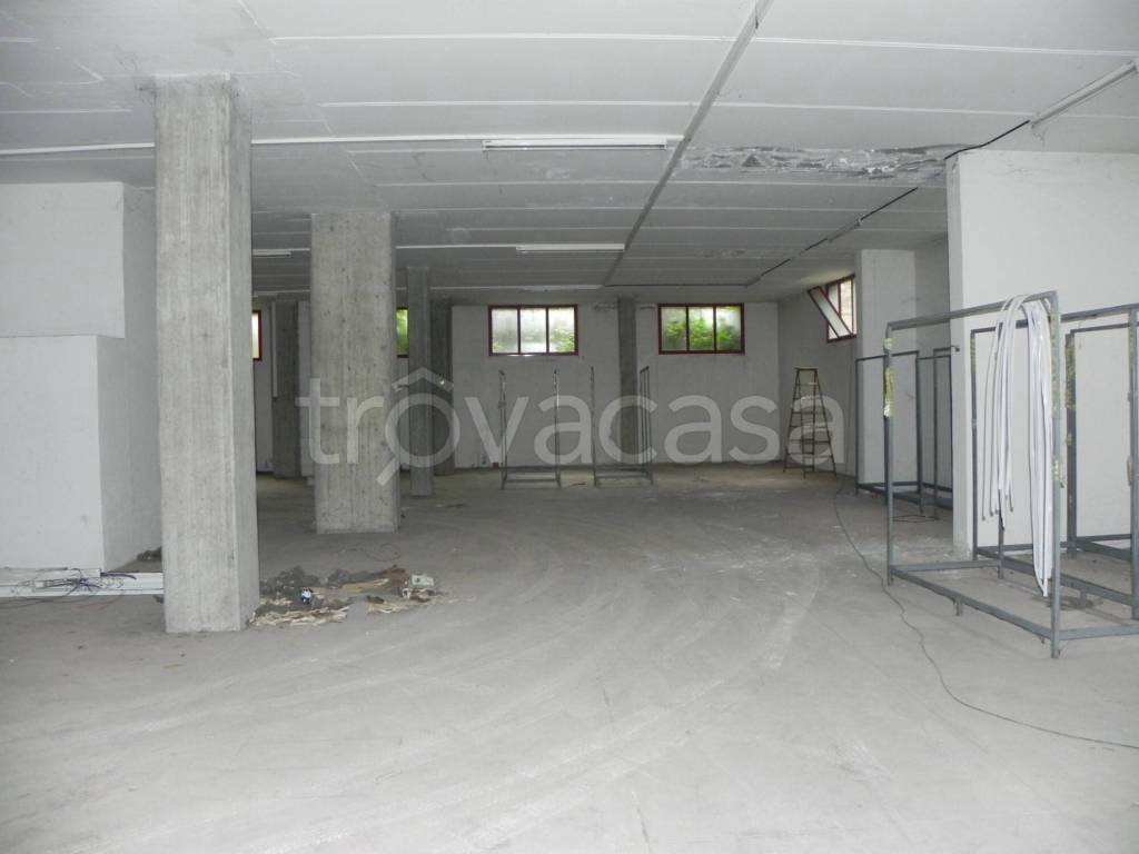 locale commerciale in vendita a Moriago della Battaglia