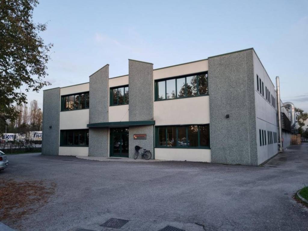 locale commerciale in vendita a Motta di Livenza