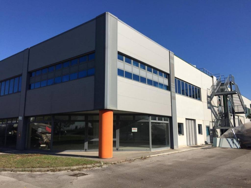 locale commerciale in vendita a Motta di Livenza