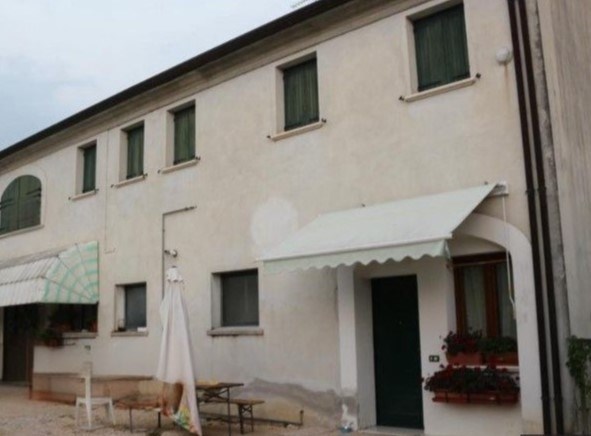 negozio in vendita a Nervesa della Battaglia in zona Sovilla