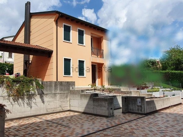 casa indipendente in vendita a Nervesa della Battaglia