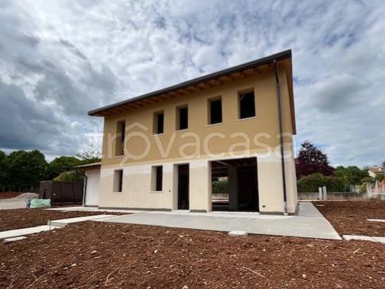 casa indipendente in vendita a Nervesa della Battaglia in zona Bavaria