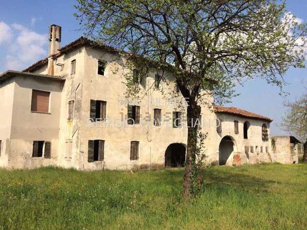 casale in vendita a Nervesa della Battaglia