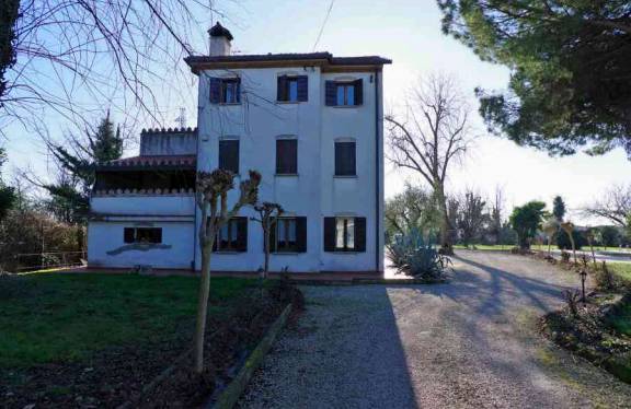 casa indipendente in vendita a Nervesa della Battaglia in zona Bavaria