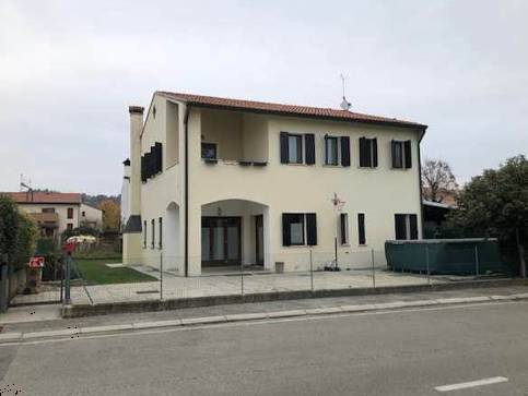 casa indipendente in vendita a Nervesa della Battaglia