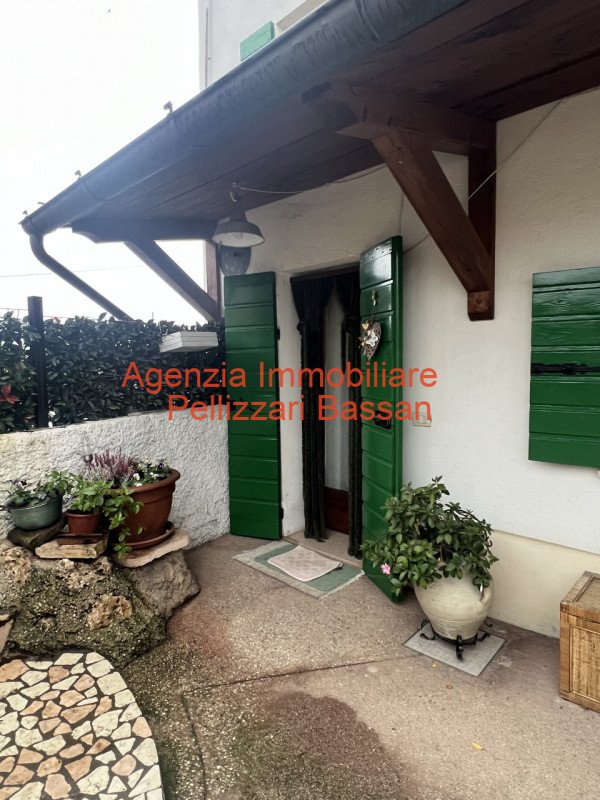 casa indipendente in vendita a Nervesa della Battaglia in zona Sovilla
