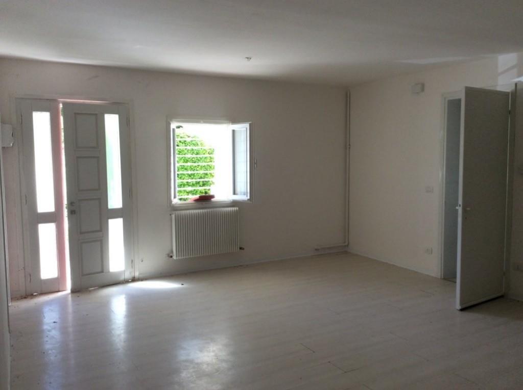 casa indipendente in vendita a Nervesa della Battaglia in zona Sovilla