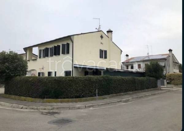 casa indipendente in vendita a Nervesa della Battaglia