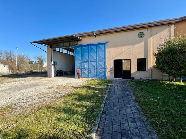 locale di sgombero in vendita a Nervesa della Battaglia