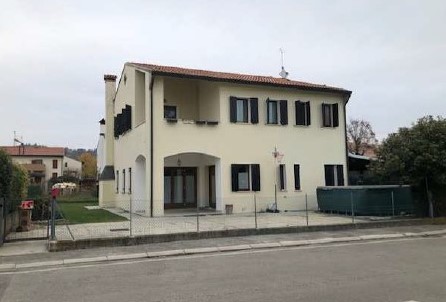 casa indipendente in vendita a Nervesa della Battaglia in zona Bavaria