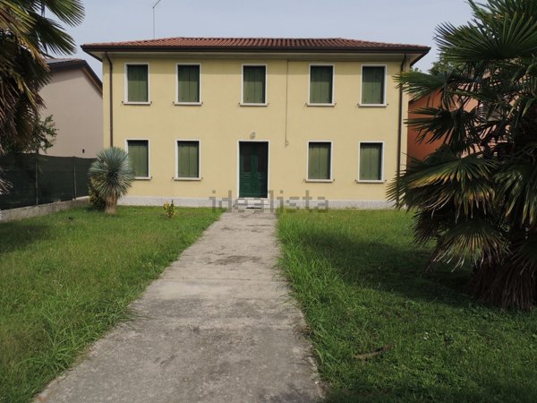 casa indipendente in vendita a Nervesa della Battaglia