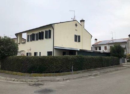 casa indipendente in vendita a Nervesa della Battaglia in zona Bavaria