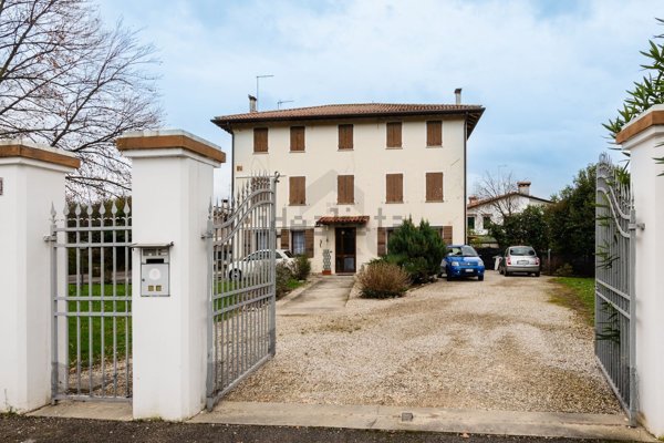 casa indipendente in vendita a Nervesa della Battaglia