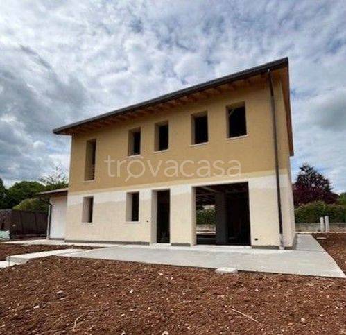 casa indipendente in vendita a Nervesa della Battaglia in zona Bavaria