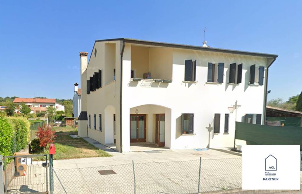 casa indipendente in vendita a Nervesa della Battaglia in zona Bavaria