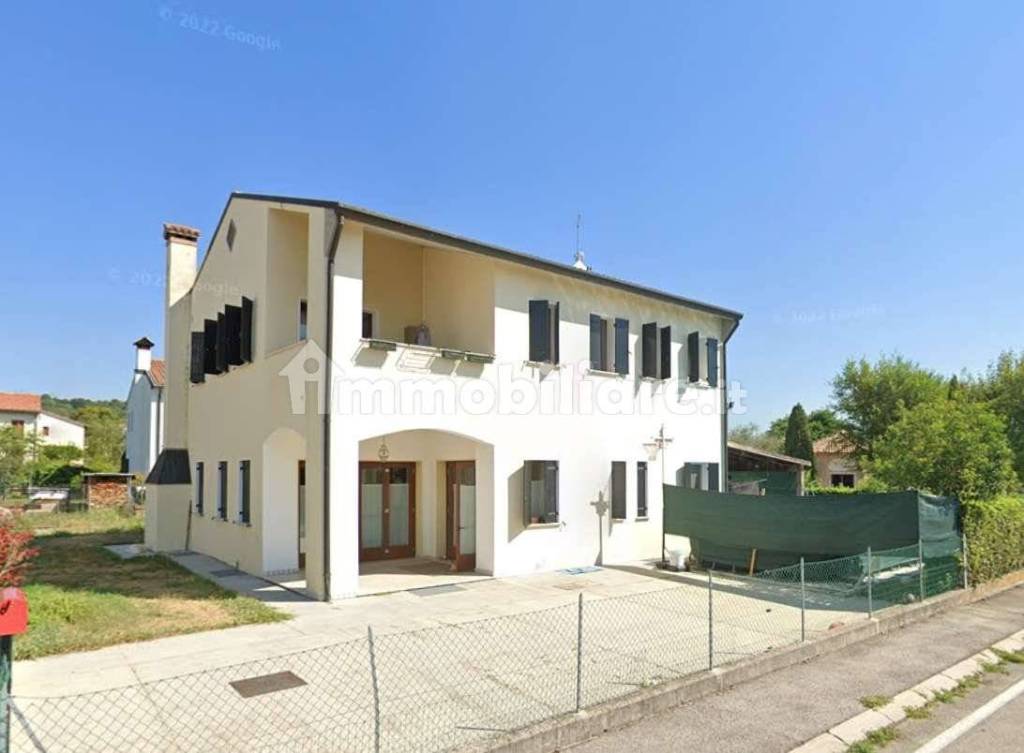 casa indipendente in vendita a Nervesa della Battaglia in zona Bavaria