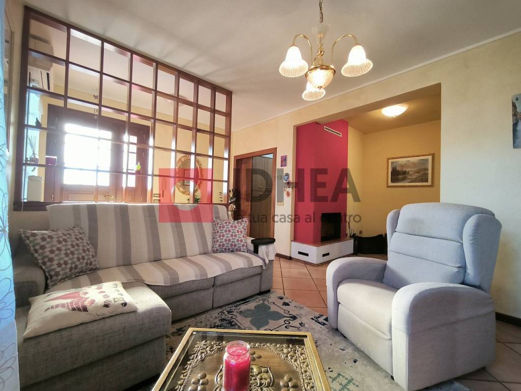 casa indipendente in vendita a Nervesa della Battaglia in zona Bavaria