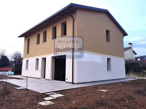 casa indipendente in vendita a Nervesa della Battaglia in zona Bavaria