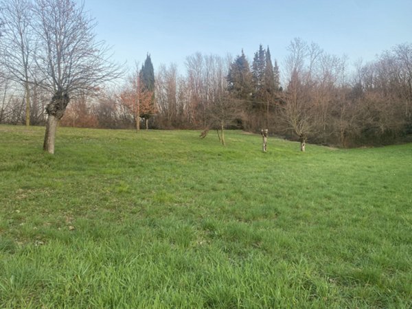 terreno in vendita a Nervesa della Battaglia in zona Santa Croce