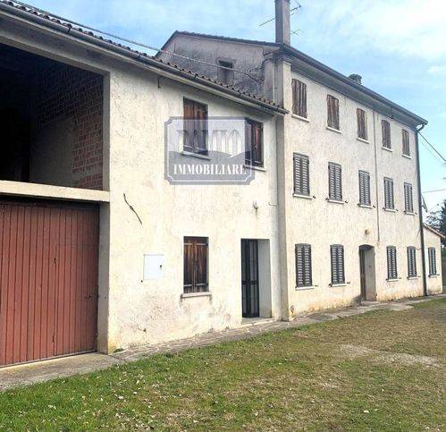 casa indipendente in vendita a Nervesa della Battaglia in zona Santa Croce