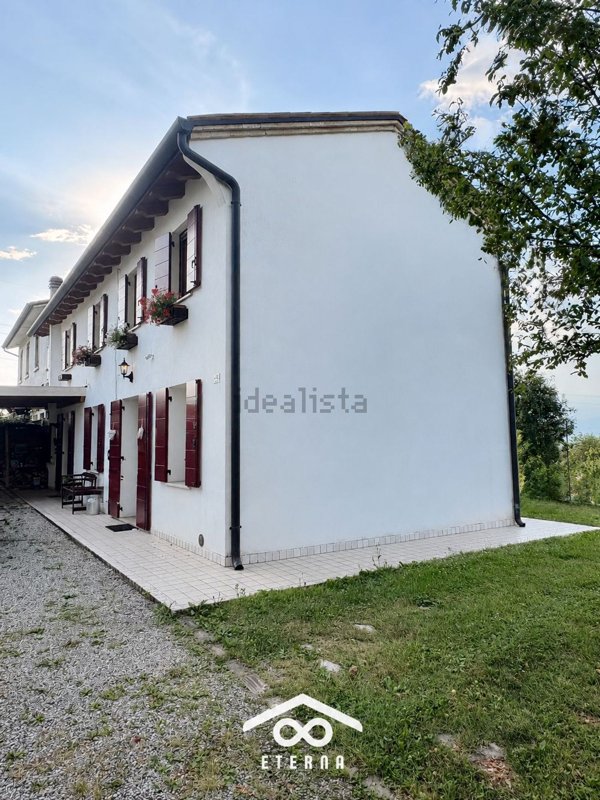 esavano in vendita a Nervesa della Battaglia