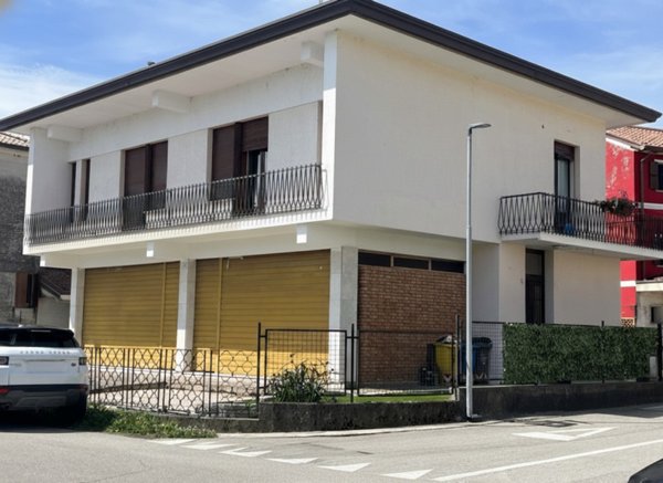 casa indipendente in vendita a Nervesa della Battaglia in zona Sovilla