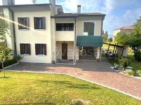 casa indipendente in vendita a Nervesa della Battaglia in zona Santa Croce