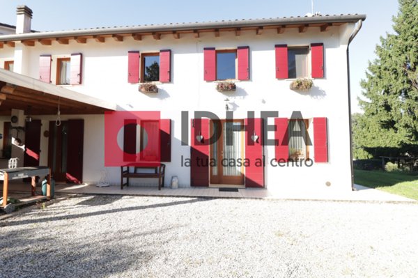 casa indipendente in vendita a Nervesa della Battaglia in zona Santa Croce