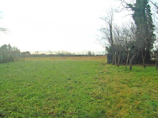 terreno in vendita a Nervesa della Battaglia in zona Sovilla
