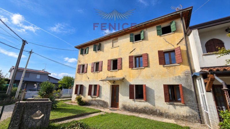 casa indipendente in vendita a Nervesa della Battaglia in zona Bavaria