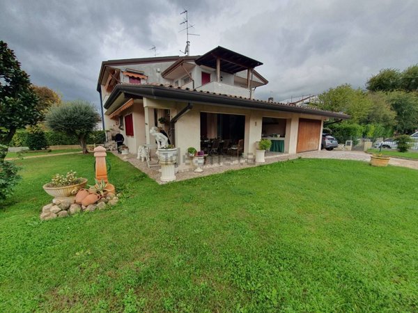 casa indipendente in vendita ad Oderzo in zona Fratta
