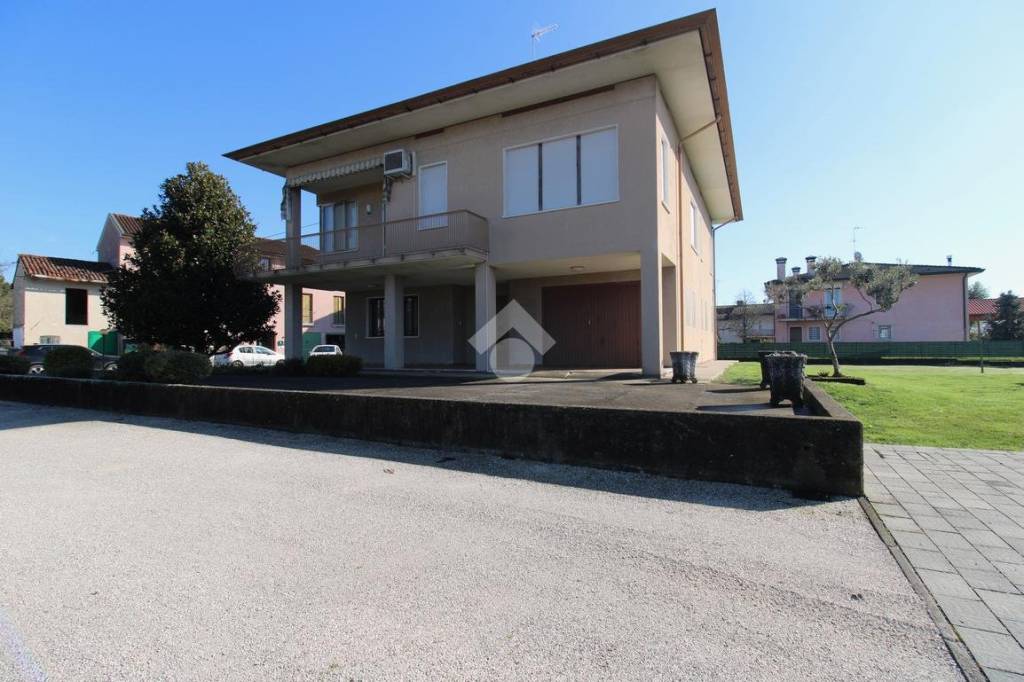 casa indipendente in vendita ad Oderzo in zona Piavon