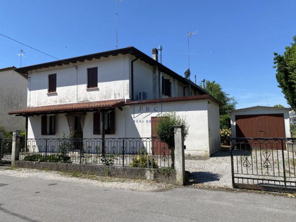 casa indipendente in vendita ad Oderzo in zona Faè