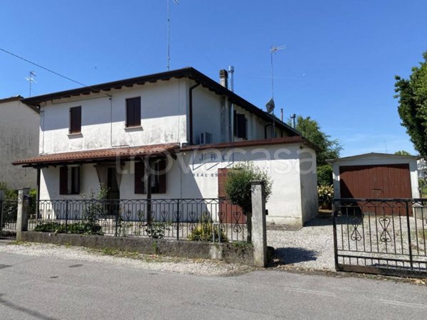 casa indipendente in vendita ad Oderzo in zona Faè